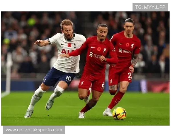 热刺vs利物浦半场：西蒙斯红牌罚下，十人热刺陷被动